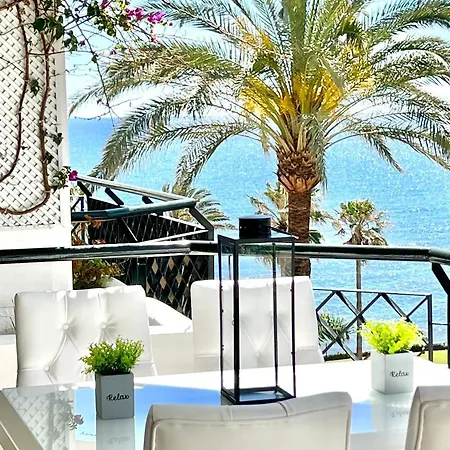 Mi Capricho Beachfront- P301 With Sea View Apartment Sitio de Calahonda